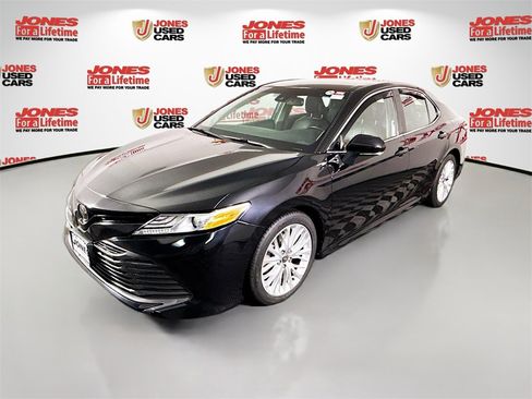 Certified 2020 Toyota Camry XLE image 15