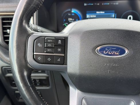 Used 2023 Ford F150 Lightning Lariat image 23