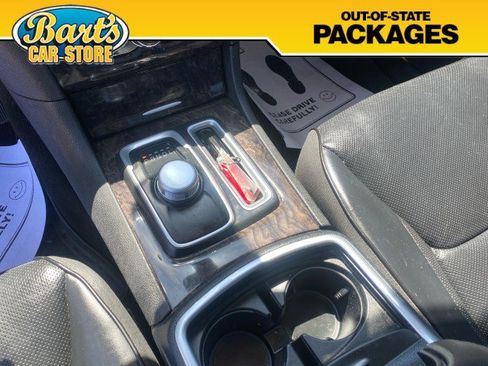 Used 2019 Chrysler 300 Limited AWD/4WD image 30