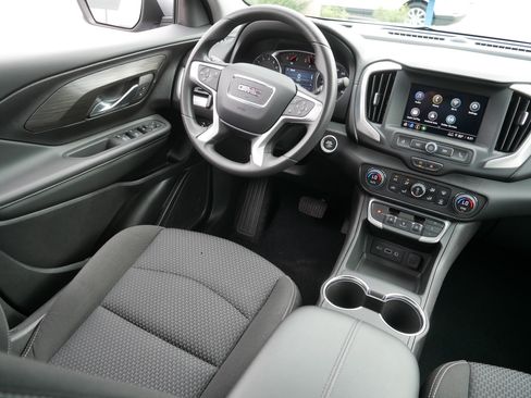 Used 2024 GMC Terrain SLE w/ Driver Convenience Package AWD/4WD image 9
