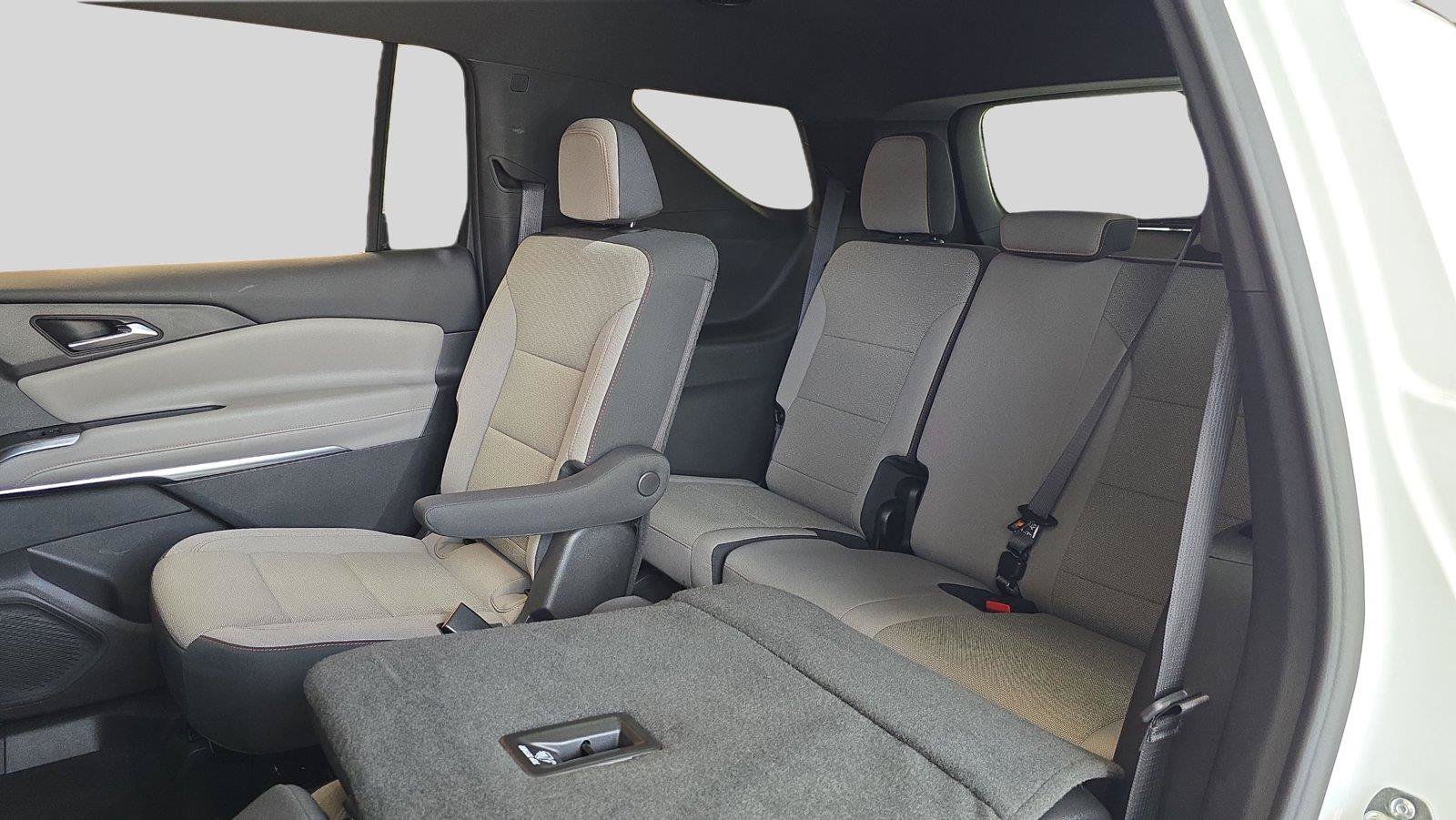 Used 2026 Chevrolet Traverse LT w/ Driver Confidence Package FWD image 19