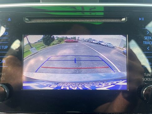 Used 2017 Toyota Corolla SE w/ Carpet Mat Package (TMS) FWD image 19