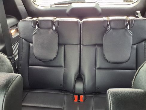 Certified 2020 Ford Explorer XLT w/ Equipment Group 202A image 21