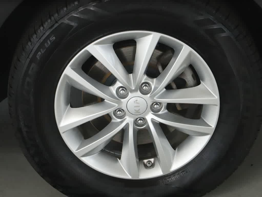 Used 2017 Kia Sorento FWD image 10