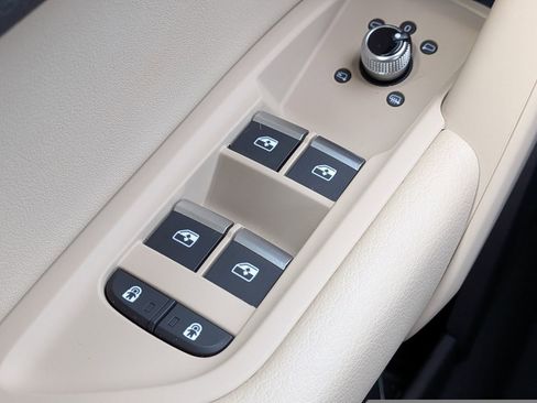 Used 2024 Audi Q5 2.0T Premium image 28