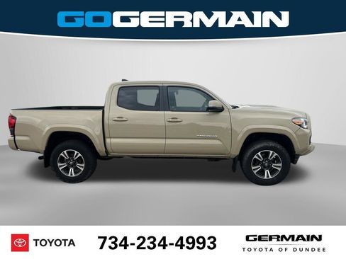 Used 2018 Toyota Tacoma TRD Sport AWD/4WD image 6