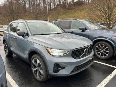 Used 2023 Volvo XC40 B5 Plus w/ Protection Package Premier
