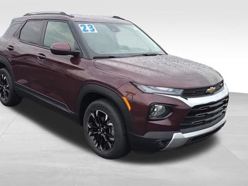 Certified 2023 Chevrolet TrailBlazer LT w/ Convenience Package FWD image 2