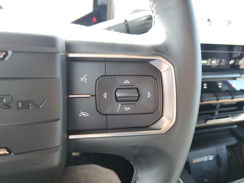 Used 2024 GMC Hummer EV 2X w/ Extreme Off-Road Package AWD/4WD image 13