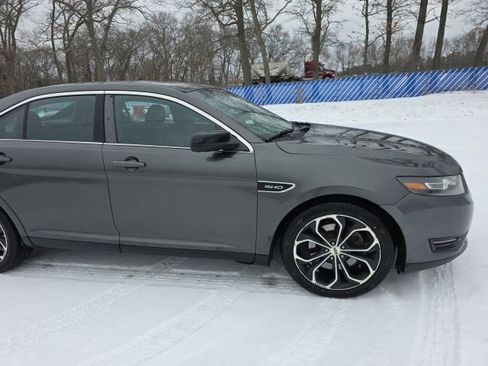 Used 2017 Ford Taurus SHO image 7