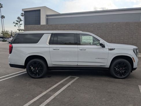 New 2026 GMC Yukon XL Denali w/ Sun & Power Step Package AWD/4WD image 2
