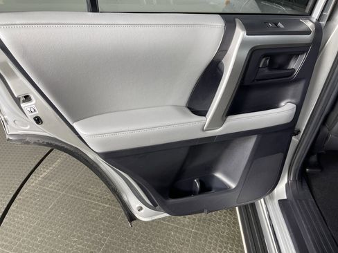 Used 2013 Toyota 4Runner SR5 image 15