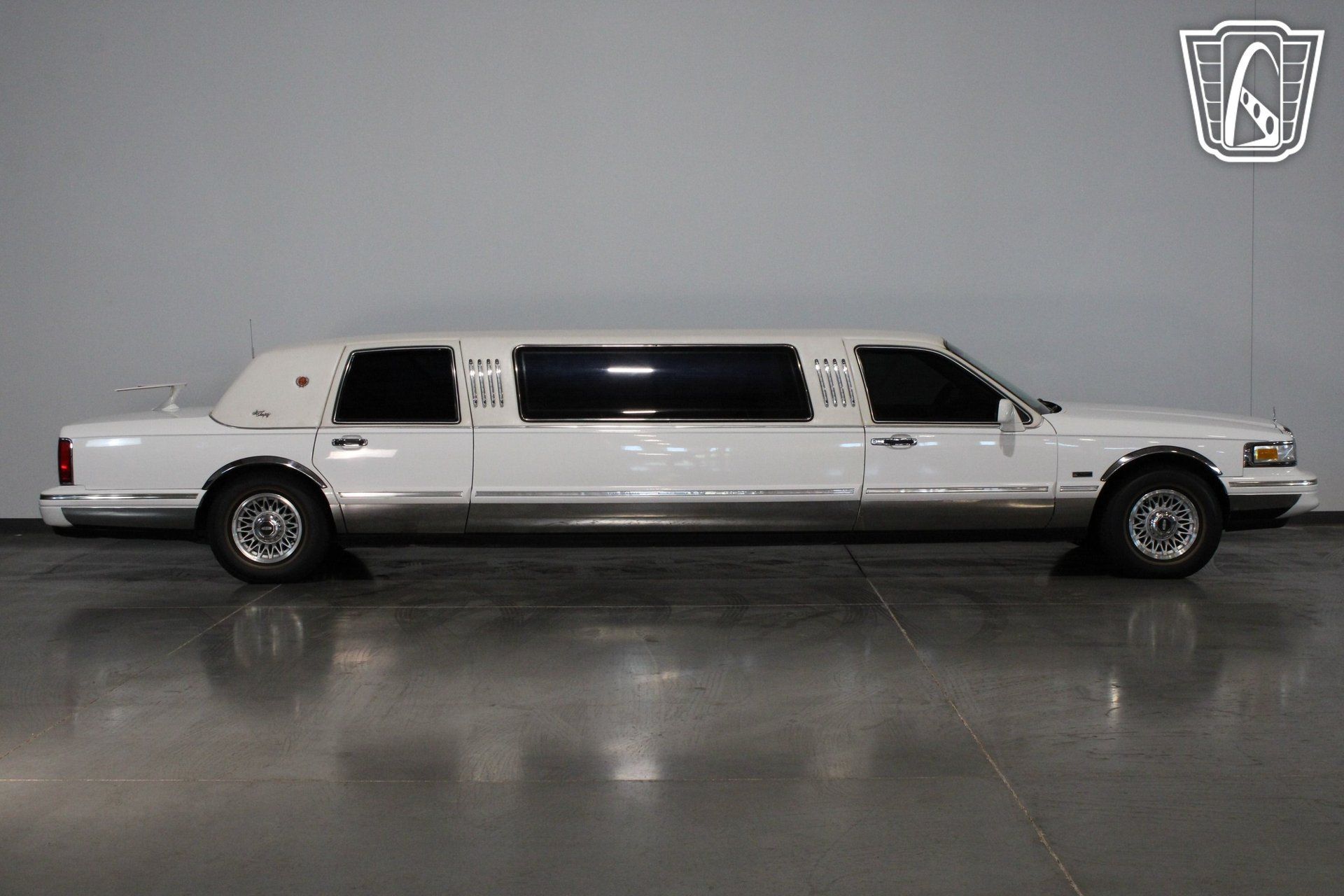 Used 1996 Lincoln Town Car Executive RWD image 15