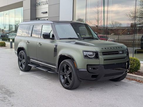 New 2026 Land Rover Defender 130 X-Dynamic SE image 6