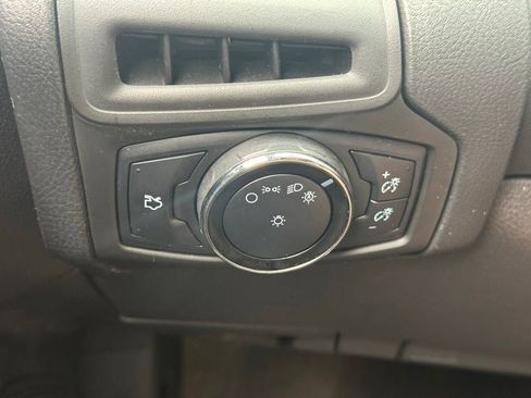 Used 2014 Ford Focus SE w/ SE Winter Package FWD image 32