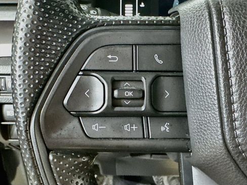 Used 2025 Toyota Tacoma SR5 AWD/4WD image 22