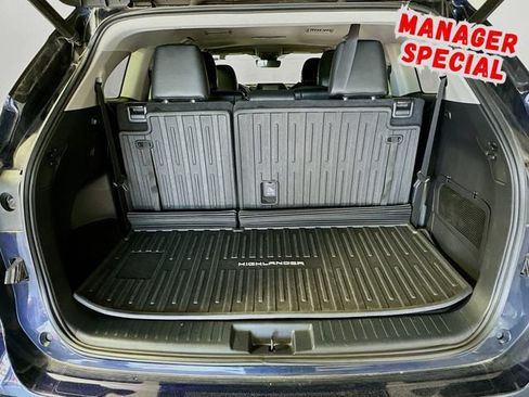 Used 2022 Toyota Highlander XLE AWD/4WD image 27