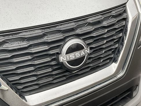 Used 2022 Nissan Rogue SV image 22