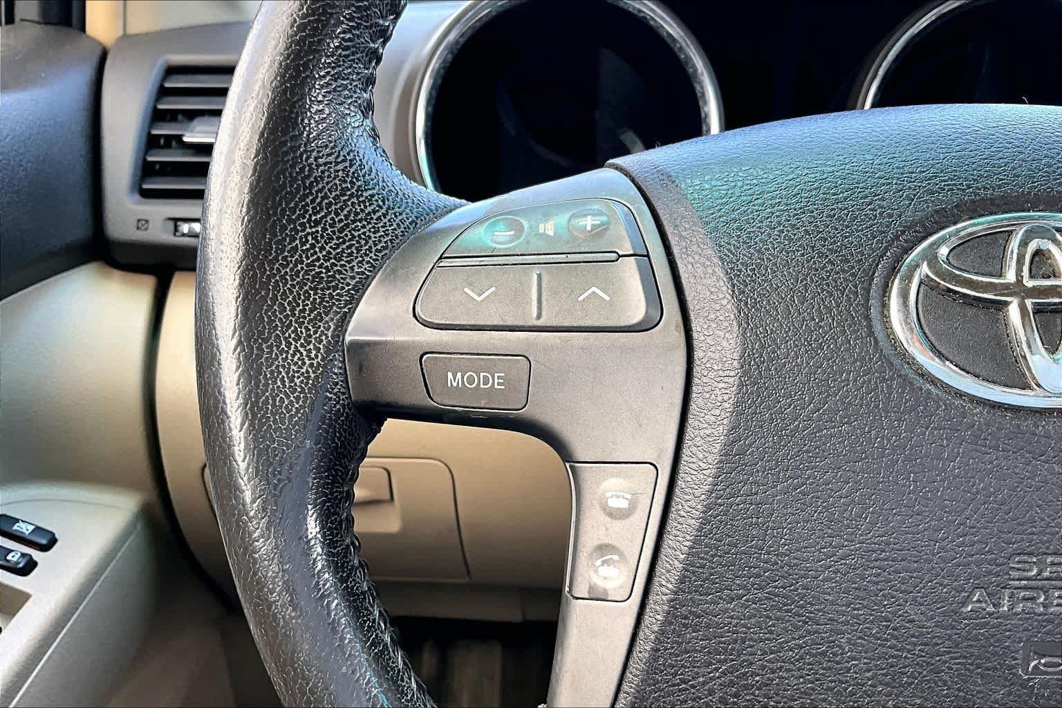 Used 2010 Toyota Highlander Limited w/ Extra Value Pkg 8 FWD image 18