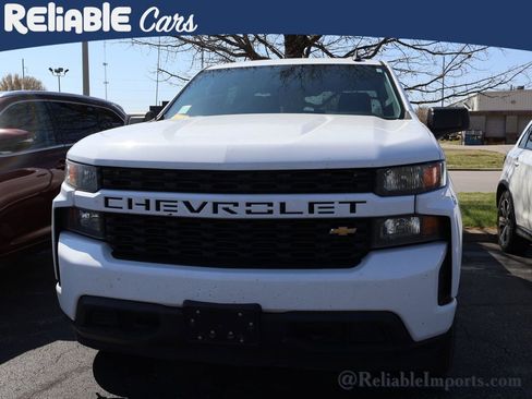 Used 2020 Chevrolet Silverado 1500 Custom w/ Custom Value Package image 11