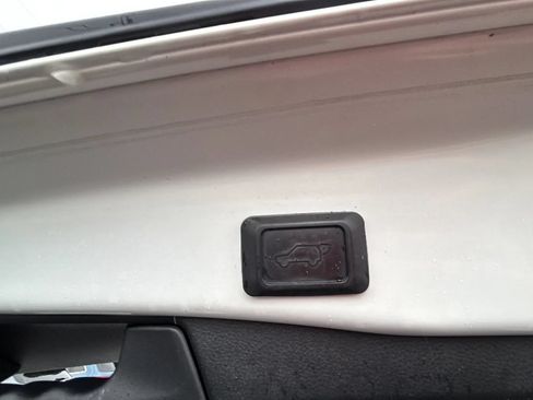 Used 2019 Toyota RAV4 XSE AWD/4WD image 38