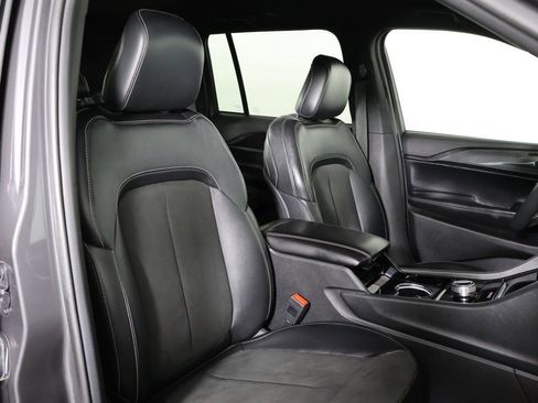 Used 2023 Jeep Grand Cherokee Altitude image 25