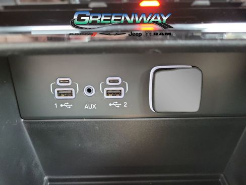 Used 2024 Jeep Grand Cherokee L Limited RWD image 21