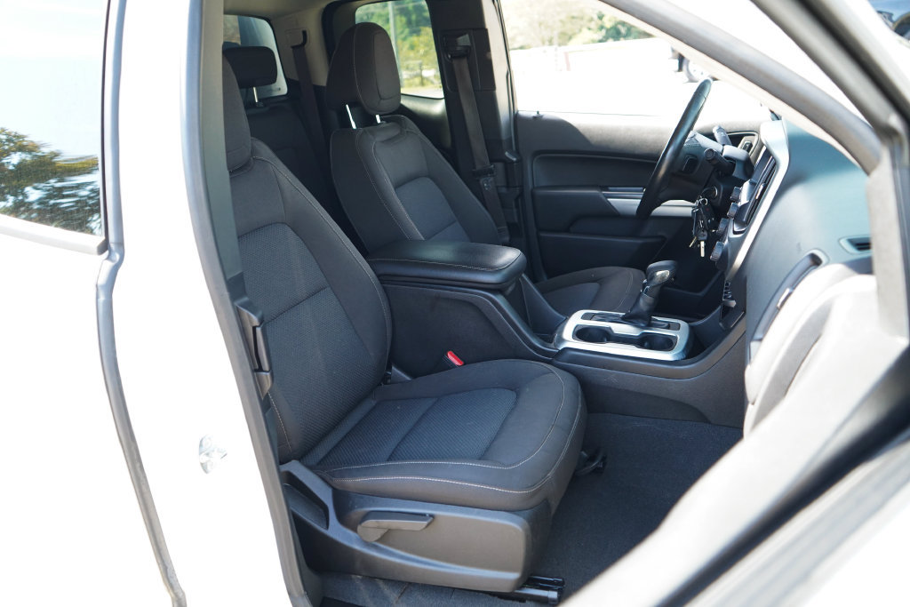 Used 2022 Chevrolet Colorado LT w/ Safety Package RWD image 13