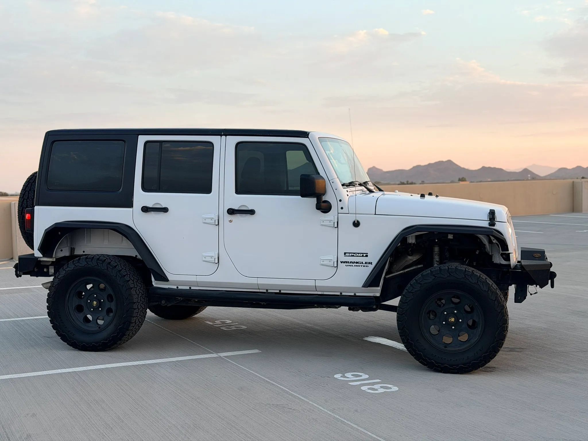 Used 2017 Jeep Wrangler Unlimited Sport w/ Connectivity Group AWD/4WD image 6