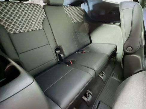 Used 2025 GMC Acadia Denali w/ LPO, Floor Liner Package image 24