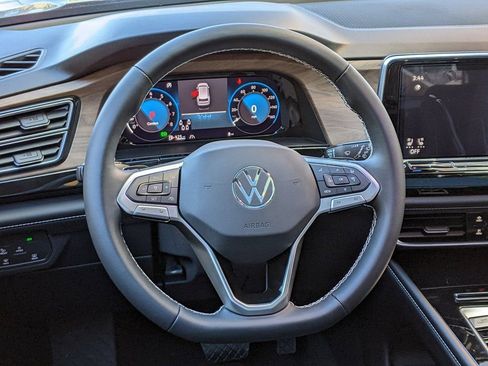 New 2026 Volkswagen Atlas SE FWD image 14