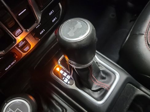 Used 2022 Jeep Wrangler Unlimited Rubicon w/ Cold Weather Group image 33