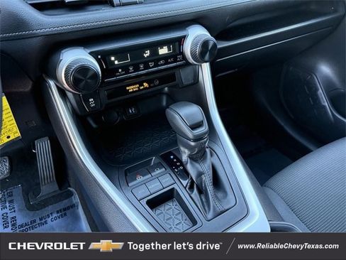 Used 2019 Toyota RAV4 LE image 18