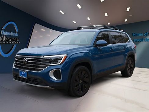 Certified 2025 Volkswagen Atlas SE image 9
