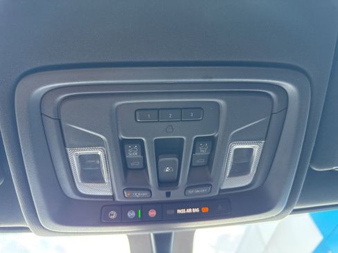 Used 2022 Chevrolet Silverado 3500 High Country image 32