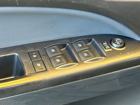 Used 2016 Chevrolet Colorado Z71 w/ Z71 Midnight Edition AWD/4WD image 13