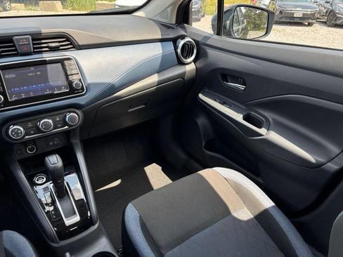 Used 2025 Nissan Versa SV FWD image 32