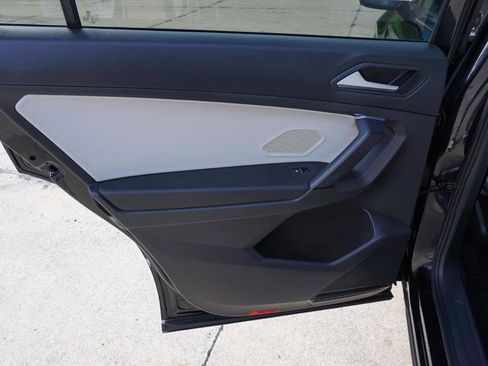 Used 2019 Volkswagen Tiguan SEL image 34