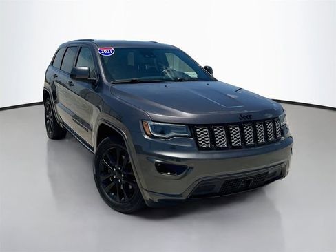 Used 2021 Jeep Grand Cherokee Laredo X RWD image 2
