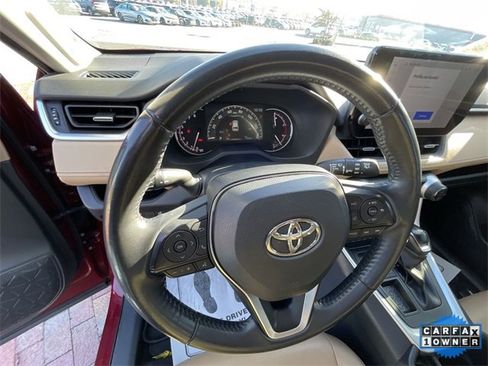 Used 2023 Toyota RAV4 XLE Premium image 12