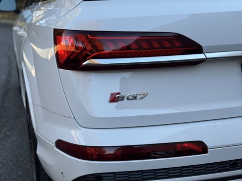 Used 2021 Audi SQ7 Premium Plus image 23
