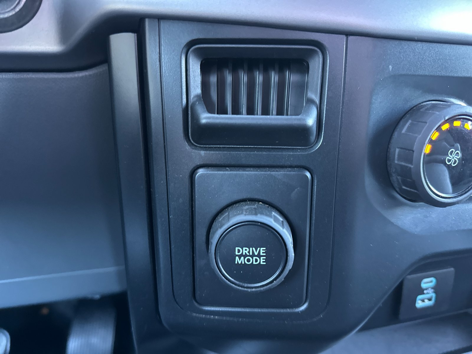 Certified 2022 Ford F150 2WD Regular Cab image 38