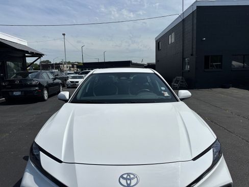 Used 2025 Toyota Camry SE FWD image 23