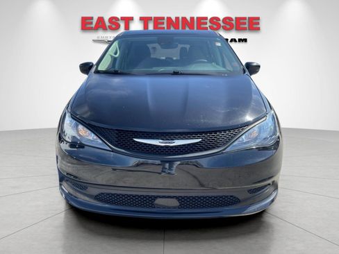 Used 2024 Chrysler Voyager LX image 9