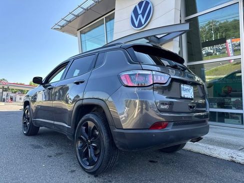 Used 2018 Jeep Compass Latitude w/ Popular Equipment Group AWD/4WD image 3