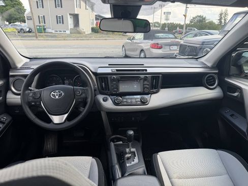 Used 2018 Toyota RAV4 XLE AWD/4WD image 24