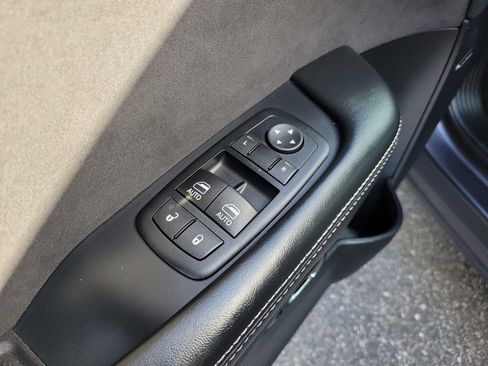 Used 2015 Dodge Challenger SRT Hellcat RWD image 17