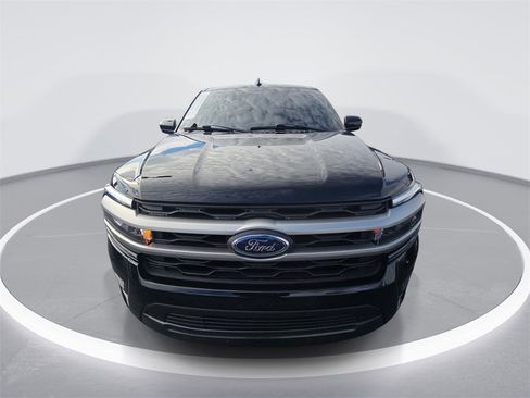 Used 2024 Ford Expedition XLT image 3