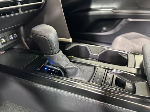 Used 2025 Toyota Camry LE image 17