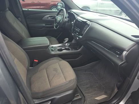 Used 2023 Chevrolet Traverse LT w/ LPO, Floor Liner Package FWD image 11